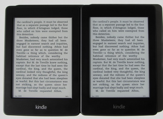 So sánh Kindle Paperwhite 2 vs Paperwhite 1 (Video)