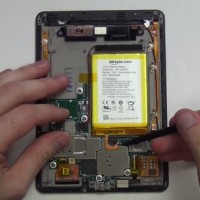 How to Take Apart the Kindle Voyage to Root It (Video) Kindle Voyage Apart