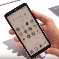 A Closer Look at Hisense A5 E Ink Smartphone (Video) Hisense A5 E Ink Smartphone