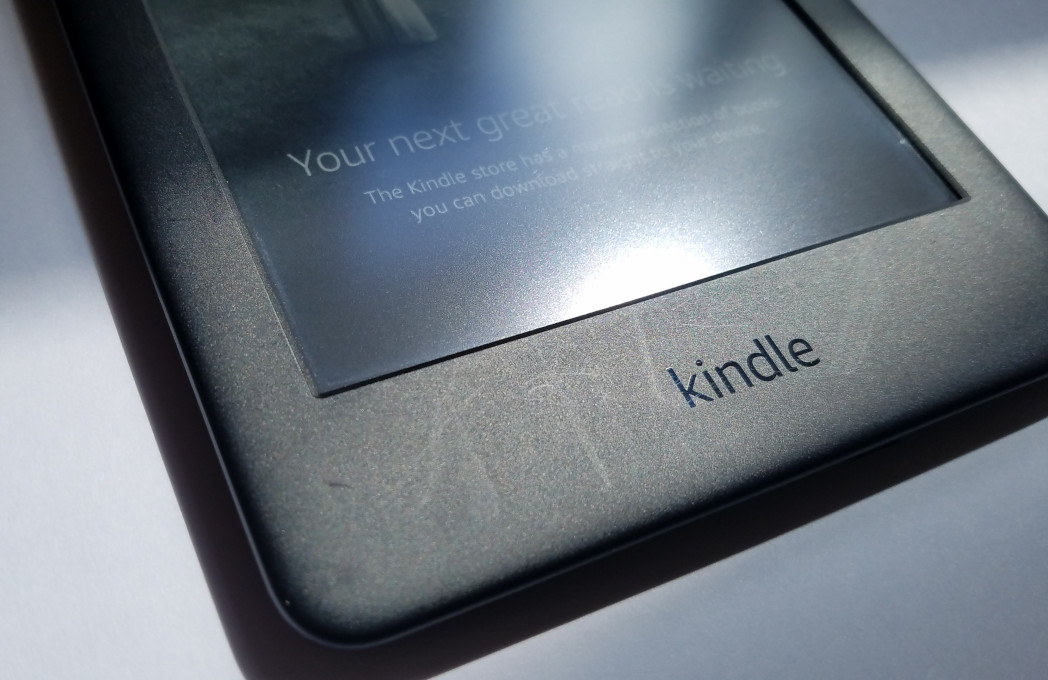 The 10th Gen Kindle Scratches Very Easily | The eBook Reader Blog