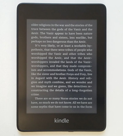 Đã đến lúc bạn trải nghiệm chế độ Dark Mode của Kindle, khiến màn hình trở nên thật dịu mắt và thoải mái hơn khi đọc sách vào ban đêm. Bạn sẽ không còn phải lo lắng về ánh sáng chói mắt chi phối màn hình nữa.