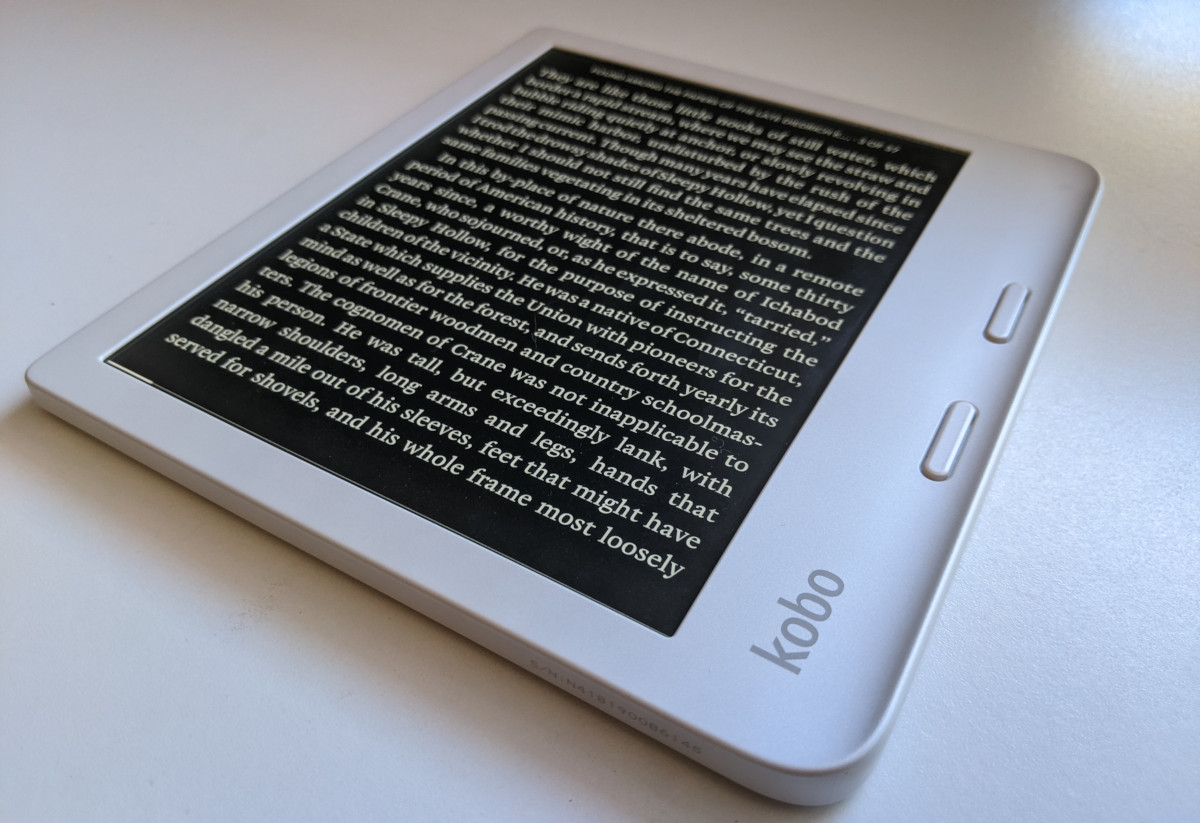 Color comparison between the black and white Libra 2. As you can see it's  hard to keep the black one clean. : r/kobo